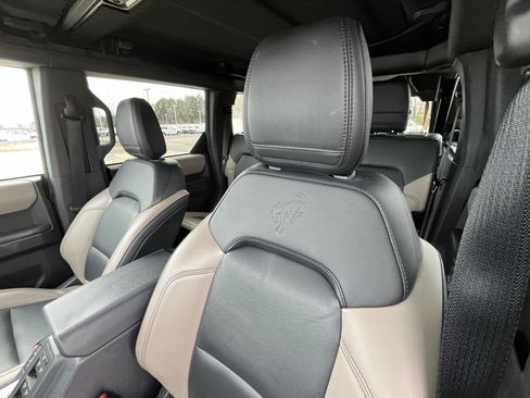 Used 2024 Ford Bronco Wildtrak image 15