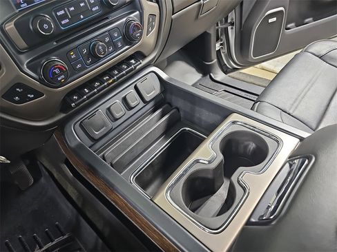 Used 2018 GMC Sierra 2500 Denali image 29