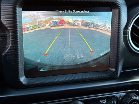 Used 2023 Jeep Wrangler Unlimited Sahara w/ Cold Weather Group image 18