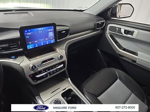 Used 2022 Ford Explorer XLT w/ Equipment Group 202A image 25