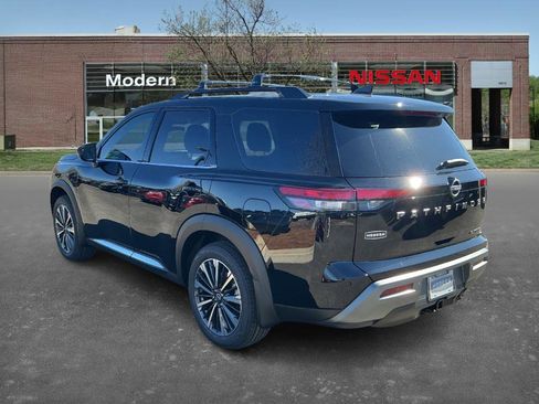 New 2026 Nissan Pathfinder Platinum image 2