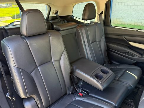 Used 2022 Subaru Ascent Limited image 17