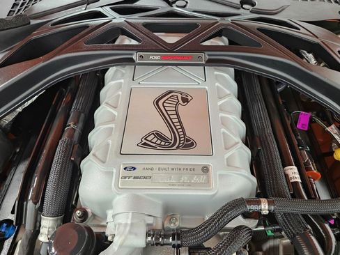 Used 2021 Ford Mustang Shelby GT500 w/ Carbon Fiber Track Pack RWD image 5