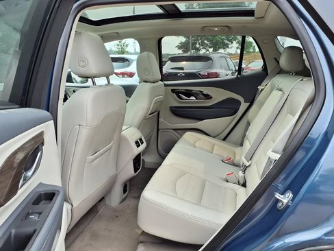 Used 2024 GMC Terrain Denali w/ Denali Premium Package AWD/4WD image 13