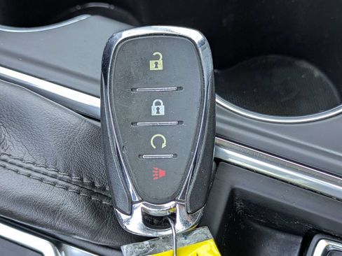 Used 2019 Chevrolet Equinox LS w/ LS Convenience Package FWD image 28