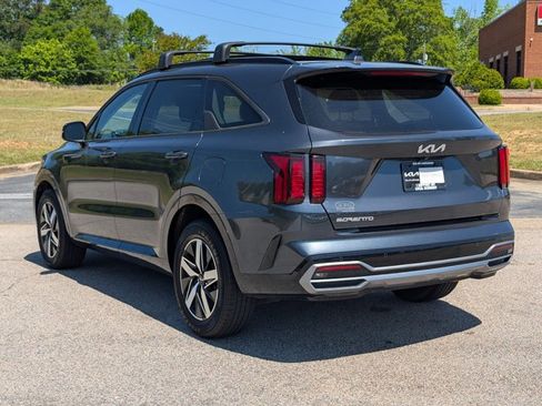 Used 2023 Kia Sorento S w/ Panoramic Sunroof Package FWD image 12