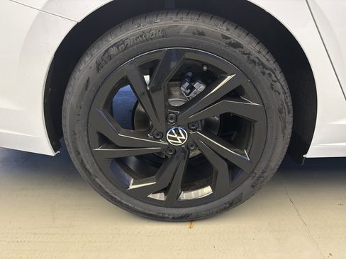 New 2026 Volkswagen Jetta SE image 8