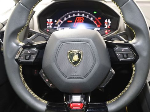 Used 2023 Lamborghini Huracan EVO image 67
