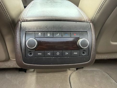 Used 2013 GMC Acadia Denali AWD/4WD image 30