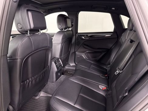 Certified 2025 Porsche Macan image 26