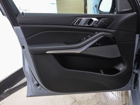 New 2026 BMW X5 xDrive50e w/ Executive Package AWD/4WD image 9