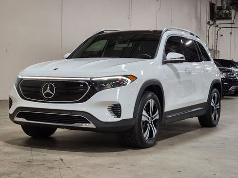 Used 2023 Mercedes-Benz EQB 300 4MATIC image 4