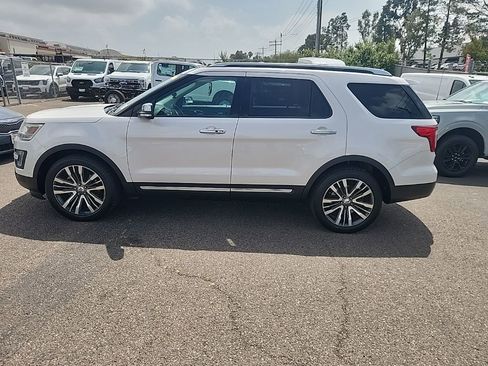 Used 2017 Ford Explorer Platinum AWD/4WD image 10