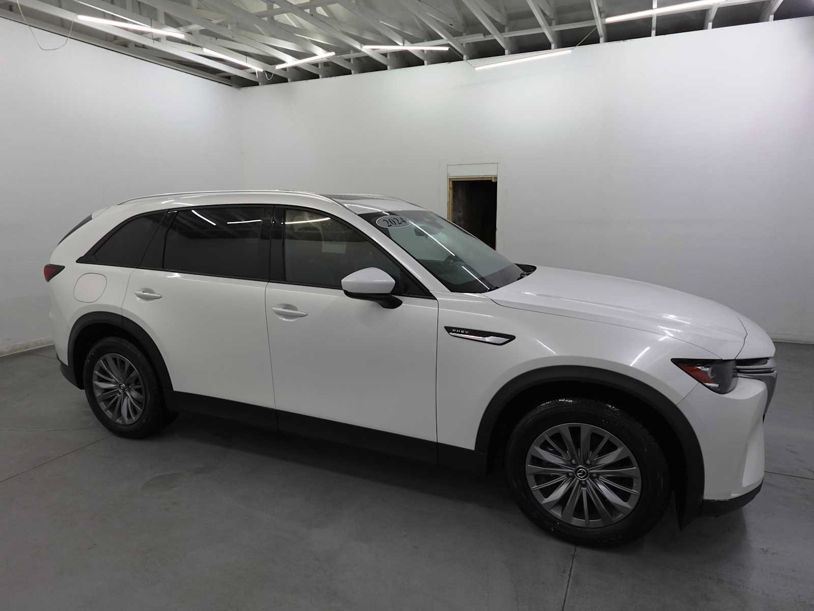 Used 2024 MAZDA CX-90 Plug-In Hybrid w/ Preferred AWD/4WD image 4