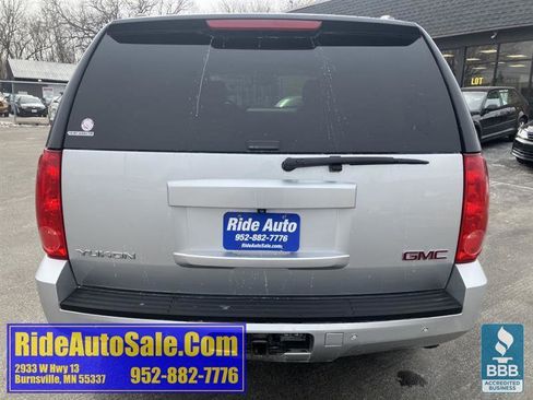 Used 2013 GMC Yukon SLT w/ SLT-2 Equipment Package image 6