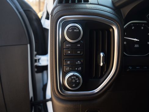 Used 2020 GMC Sierra 3500 Denali w/ Denali Ultimate Package image 7