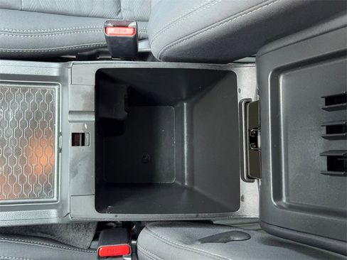 Used 2023 Nissan Frontier SV w/ SV Convenience Package image 33