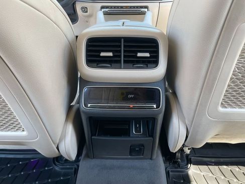 Used 2020 Mercedes-Benz GLS 450 4MATIC image 29