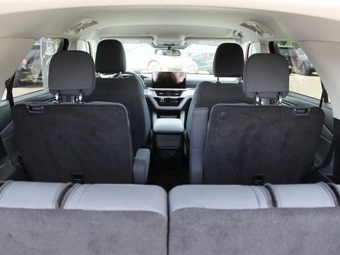 Used 2025 Ford Explorer Active image 16