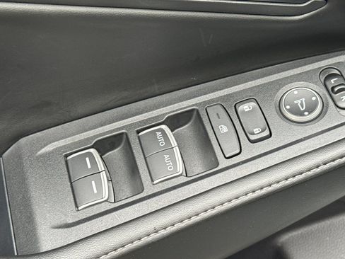 Used 2024 Honda Accord Sport image 13