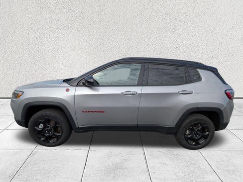 Used 2024 Jeep Compass Trailhawk image 6