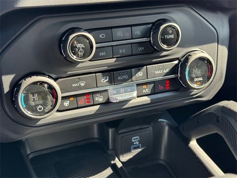 New 2025 Ford Bronco Outer Banks w/ Sasquatch Package image 20