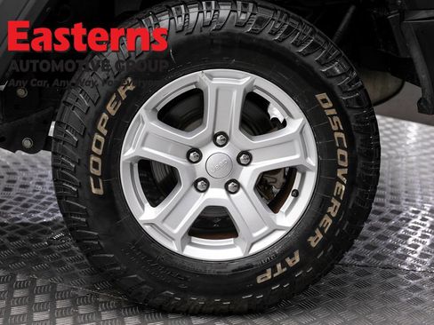 Used 2018 Jeep Wrangler Unlimited Sport S AWD/4WD image 8