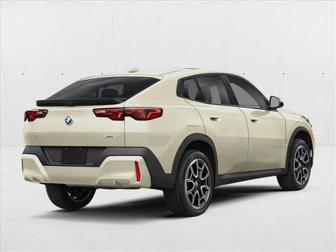 New 2026 BMW X2 xDrive28i image 2