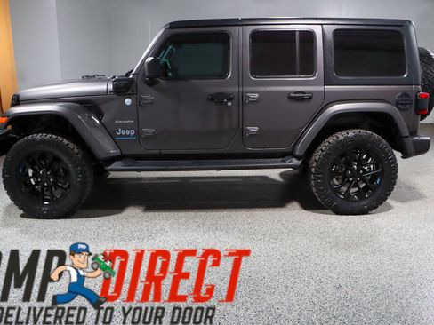 Used 2023 Jeep Wrangler Unlimited Sahara w/ Cold Weather Group AWD/4WD image 11