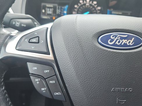 Used 2024 Ford Edge SEL AWD/4WD image 16