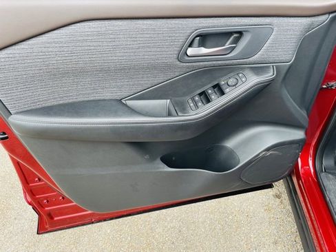 Certified 2023 Nissan Rogue SV image 26