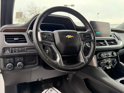 Used 2023 Chevrolet Suburban Premier AWD/4WD image 24