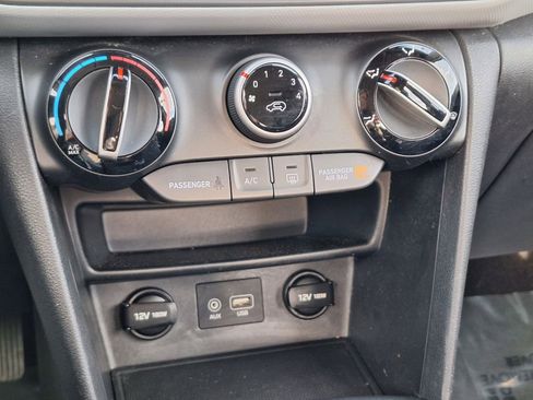 Used 2018 Hyundai Kona SE image 22