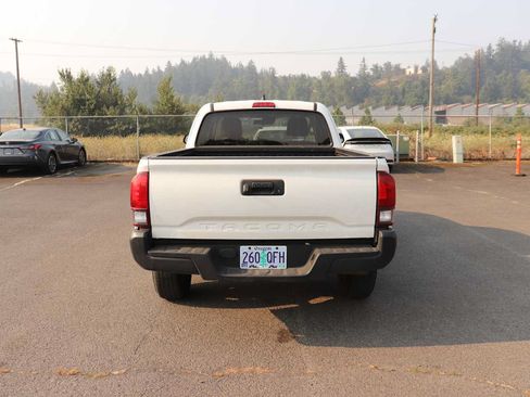 Used 2022 Toyota Tacoma SR RWD image 6