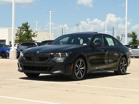 New 2027 BMW 540i xDrive w/ M Sport Package AWD/4WD image 3
