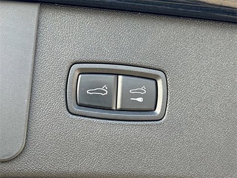 Used 2023 Porsche Cayenne Platinum Edition image 20