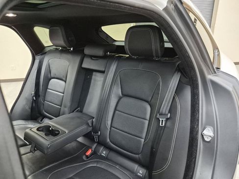 Used 2018 Jaguar F-PACE R-Sport AWD/4WD image 28