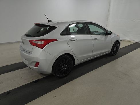 Used 2017 Hyundai Elantra GT image 6