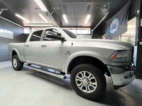 Used 2017 RAM 2500 Laramie AWD/4WD image 3