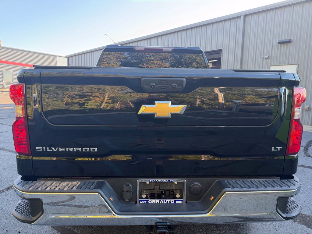 Used 2024 Chevrolet Silverado 1500 LT AWD/4WD image 3