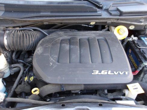 Used 2017 Dodge Grand Caravan SXT FWD image 24
