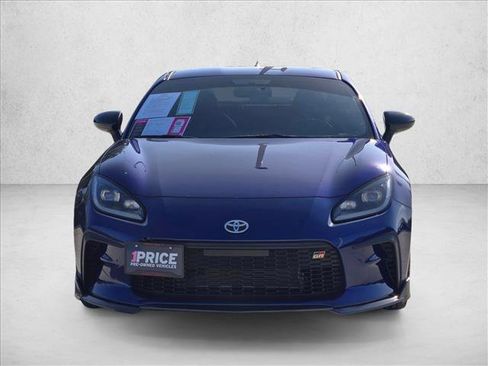 Used 2025 Toyota GR86 Premium RWD image 2