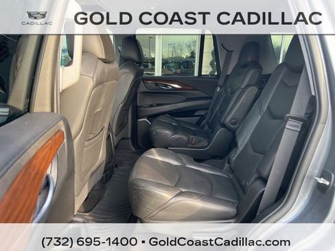 Used 2020 Cadillac Escalade Luxury w/ LPO, Radiant Package image 16