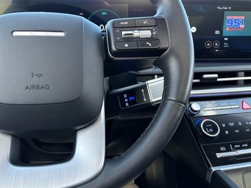 Used 2024 Hyundai Santa Fe Limited image 32