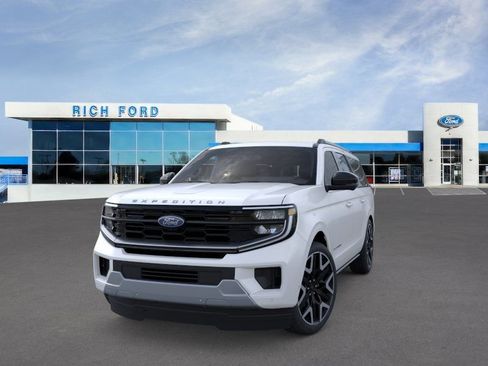 New 2026 Ford Expedition Max Platinum w/ Platinum Ultimate Package AWD/4WD image 3