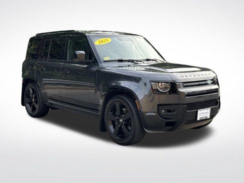 Certified 2025 Land Rover Defender 110 X-Dynamic SE AWD/4WD image 3
