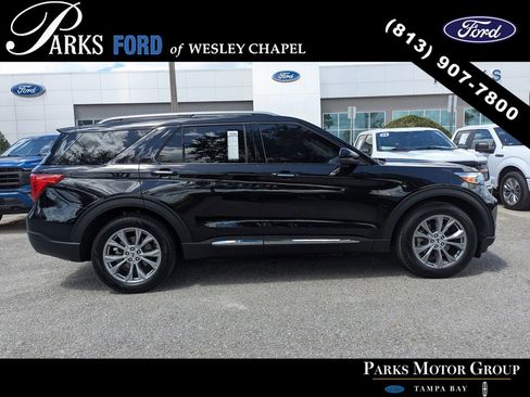 Used 2022 Ford Explorer Limited w/ Equipment Group 301A image 3
