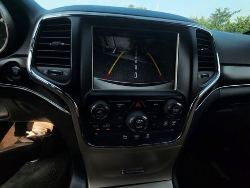 Used 2014 Jeep Grand Cherokee Limited w/ Luxury Group II AWD/4WD image 16