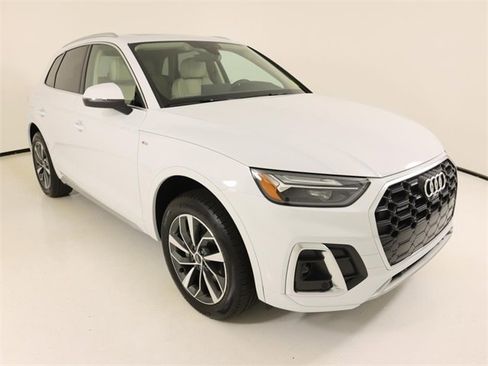 Certified 2025 Audi Q5 2.0T Premium Plus w/ Premium Plus Package image 7