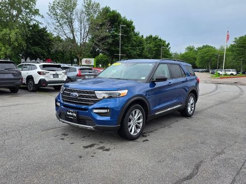 Used 2020 Ford Explorer XLT w/ Equipment Group 202A AWD/4WD image 4